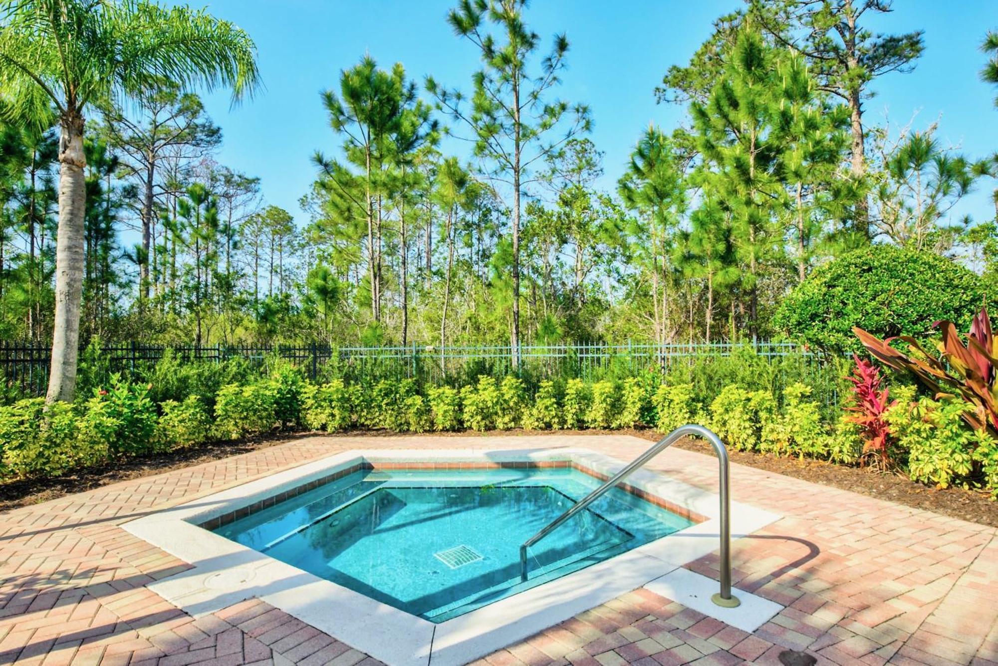 Spacious 2Br Condo With Pool & Hot Tub, Near Disney! Orlando Bagian luar foto